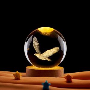 Veilleuse colorée ronde boule de cristal hibou colombe Base en bois Oiseau Lumière de table - Product Image 4