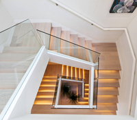 Ventes directes d'usine VIKO Composants préfabriqués Marches en chêne Escalier à double limon blanc