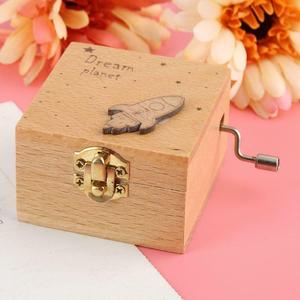Caja <span class=keywords><strong>de</strong></span> música con manivela <span class=keywords><strong>de</strong></span> mano grabada con láser para <span class=keywords><strong>Navidad</strong></span>, regalo <span class=keywords><strong>de</strong></span> boda, canción personalizada, novedad, 01 - Product Image 5