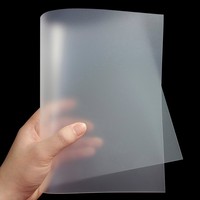 Feuille de plastique PP extrudé transparent mat, feuille de polypropylène gaufrée transparente pour feuille de PP 0,4 mm