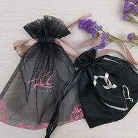 Vente en gros petite broderie motif mince Logo personnalisé fleur Jute blanc cadeau couleur or imprimé cordon pochette en Organza