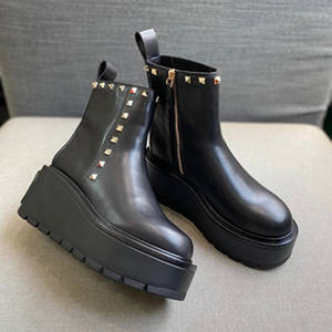 2026 חדש עבה פוקה אנטי החלקה וגובה הגדלת אופנתי עור חיצוני שחור לנשים - Product Image 1