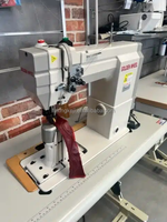 Machine à coudre industrielle Golden Wheel CS-8820 à double aiguille, alimentation par rouleaux supérieur et inférieur, pour empeignes de chaussures et cuir