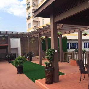 Pérgola de Diseño Personalizado con Estructura de Hierro Revestida de Vinilo WPC Ecológico, Resistente a los Rayos UV y al Agua, para Jardín - Product Image 2