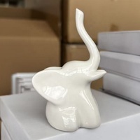 Ornement de chien doré en céramique, artisanat en porcelaine fait main, figurine abstraite, art animalier, décoration d'intérieur écologique, style nordique transfrontalier