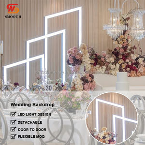 Arche de mariage LEDA avec structure métallique et éclairage LED, toile de fond géométrique lumineuse pour événements et décorations de mariage - Product Image 3