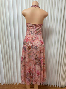 Vestido de Mujer en Oferta: Elegante y Sexy, con Cuello en V, Estampado, Espalda Descubierta y Cuello Halter - Product Image 4