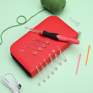 Ganchos <span class=keywords><strong>de</strong></span> ganchillo <span class=keywords><strong>con</strong></span> <span class=keywords><strong>luz</strong></span> <span class=keywords><strong>LED</strong></span> intercambiables <span class=keywords><strong>de</strong></span> 11 tamaños Agarre ergonómico recargable por USB Ganchos <span class=keywords><strong>de</strong></span> ganchillo <span class=keywords><strong>con</strong></span> <span class=keywords><strong>luz</strong></span> <span class=keywords><strong>LED</strong></span> <span class=keywords><strong>de</strong></span> 2,5mm a 8,0mm - Product Image 4