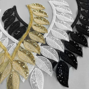 थोक सोने की कढ़ाई कॉलर एपलिक मेश सिलाई नेकलाइन कॉलर के साथ डिय सजावट परिधान सामान के लिए सेसिन बीड - Product Image 5