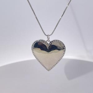 Collier avec pendentif en forme de grand cœur argenté Tianyu Gems pour femmes, charme d'amour texturé radiant, bijoux de mode - Product Image 3