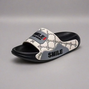 Sandales et Claquettes Noires <span class=keywords><strong>en</strong></span> PVC <span class=keywords><strong>pour</strong></span> Hommes – Tendance Sport Décontracté, Chaussures de Plage d'Extérieur Respirantes et Antidérapantes à Semelle Épaisse - Product Image 1