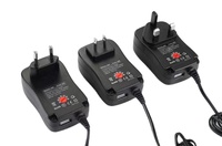 Adaptateur secteur universel 30W 12W Adaptateur mural à prise US/EU/UK avec 6 embouts pour la plupart des appareils et ports USB 5V2.1A
