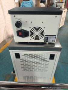 Bain de circulation réfrigéré à écran tactile LCD (-10~100°C) avec contrôle de température de précision pour laboratoire - Product Image 4