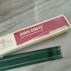 <span class=keywords><strong>Électrode</strong></span> de soudage en <span class=keywords><strong>acier</strong></span> au carbone revêtue de vert E6013 J421 J422, meilleure vente du fabricant, en promotion - Product Image 4
