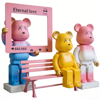 Statue d'ours anime géométrique en résine polie à la main, dégradé de couleurs, détails des yeux en forme de X, taille/couleur personnalisables