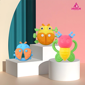 <span class=keywords><strong>Hochet</strong></span> en plastique <span class=keywords><strong>personnalisable</strong></span> pour bébé, jouet de dentition sensoriel le plus récent avec fonction musicale, vente en gros - Product Image 4