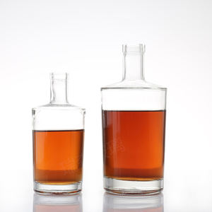 750ml 700ml 500ml Bouteille <span class=keywords><strong>de</strong></span> spiritueux en verre ronde personnalisée en usine avec fond épais en liège <span class=keywords><strong>haut</strong></span> <span class=keywords><strong>de</strong></span> <span class=keywords><strong>gamme</strong></span> recyclable pour whisky <span class=keywords><strong>Gin</strong></span> - Product Image 1