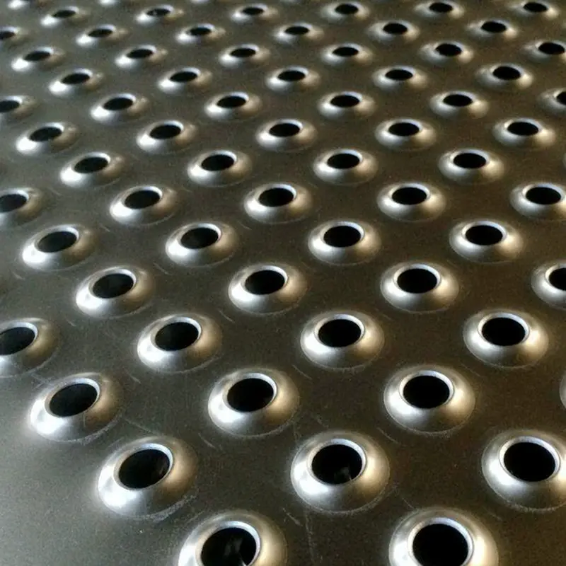 Griglia di sicurezza in lamiera perforata con foro rotondo antiscivolo in acciaio al carbonio/acciaio inossidabile/alluminio Canada