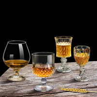 Verre épais à pieds hauts et solides avec verre texturé adapté aux verres à vodka de petite capacité dans les bars et les restaurants