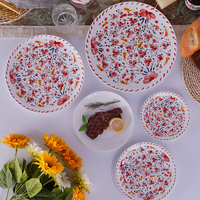 Ensemble d'assiettes de luxe en porcelaine fine de forme florale rouge 4 pièces ensemble de dîner désherbage plaque de chargeur pour événement et restauration et location