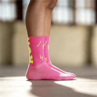 Chaussettes de course personnalisées professionnelles rose fluo avec logo personnalisé, chaussettes de compression pour la course et le cyclisme, chaussettes de course techniques