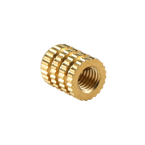 Inserts filetés métriques en cuivre M2-M20 moletés à ligne droite pour moulage par injection pré-encollés à chaud - Product Image 1