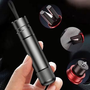 Outil de sécurité automobile avec brise-vitre, coupe-ceinture de sécurité, marteau d'urgence, lampe torche LED, chargeur de téléphone, trousse de premiers soins - Product Image 2