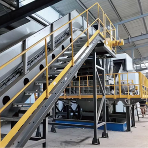 Centrale mobile de broyage des déchets C&D avec crible vibrant – Machine tout-en-un de recyclage des débris de construction pour le béton et les briques - Product Image 1
