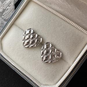 Wenchi S925 Pure <b>Silver</b> Diamond Grid <b>Heart</b>-Shaped <b>Stud</b> <b>Earrings</b> Luxury European American Cross-Border Fashion Niche Design Model - Product Image 1