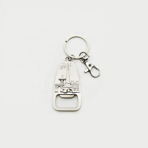 Porte-clés souvenir de Paris en métal personnalisé en usine avec votre design touristique pour le voyageur de la France Paris - Product Image 1