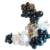 Ensemble de guirlandes de ballons noirs et blancs pour fête d'anniversaire avec arche et arrangement mural pour décorations festives
