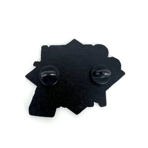 Tedarikçi toptan özel yüksek kaliteli <span class=keywords><strong>Metal</strong></span> emaye <span class=keywords><strong>Pin</strong></span> tabanca tabanca şekiller <span class=keywords><strong>Pin</strong></span> rozetleri özel tasarım kendi Logo yaka iğneler - Product Image 4