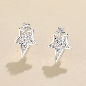 Boucles d'oreilles clous tendance en argent, vente en gros, avec zircon AAA pour femme, en argent sterling 925, boucles d'oreilles Moissanite pour femme - Product Image 5