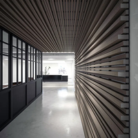 Baffles acoustiques modernes en fibre de polyester U Tech de 12 mm avec un NRC élevé de 0,8 pour la décoration des plafonds des écoles et des hôtels