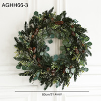 Couronnes de Noël pour porte d'entrée, guirlandes de Noël avec feuilles d'eucalyptus et cônes de pin pour décoration murale, fenêtre, hiver
