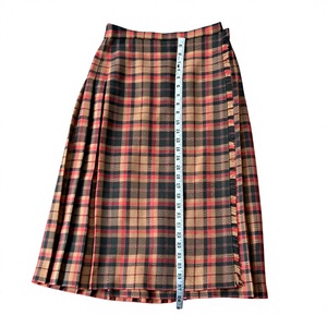 Jupe plissée mi-longue taille haute en tartan pour femme, style preppy automne, marron et rouge à carreaux - Product Image 1