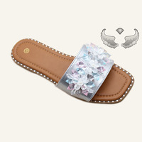 Sandales et pantoufles plates pour femmes en gros durables et légères à enfiler pour l'été de haute qualité