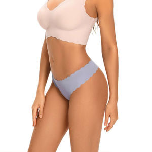 カスタムロゴ入りシームレススカラップトリムソング、女性用通気性パンティー、ソフトで伸縮性のある女性用下着 - Product Image 5