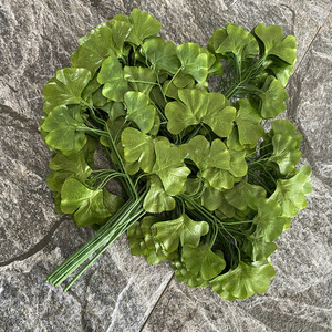 Fábrica de Flores Meiyu Craft, Hojas Artificiales de Ginkgo de 30cm-100cm en Blanco, Amarillo, Verde y Dorado para Decoración del Hogar y Hoteles - Product Image 2
