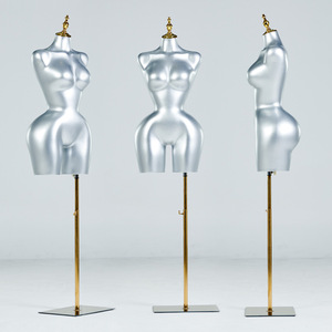 Maniquíes Femeninos Plateados Electrochapados <span class=keywords><strong>de</strong></span> Talla Grande Estilo Europeo y Americano con Pecho Sobredimensionado para Exhibición <span class=keywords><strong>de</strong></span> <span class=keywords><strong>Ropa</strong></span> en Escaparates - Product Image 1
