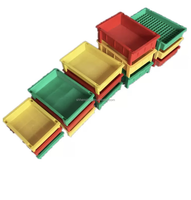 Boîte de rangement sur mesure en plastique PP à pieds hauts pour cellules de batterie au lithium et composants électroniques