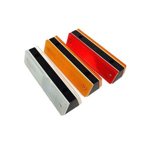 Réflecteurs de sécurité routière pour délimitateurs de voie, yeux de chat et garde-corps - Product Image 1
