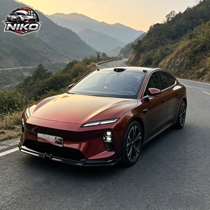 Film TPU NIKO Streaming Noir Charmn Red TPU Wrap Installation Rapide Anti-Rayures Qualité OEM Économique Garantie 10 Ans Anti-Taches - Product Image 1