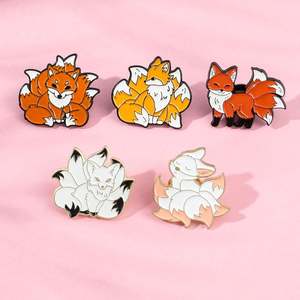 Venta al <span class=keywords><strong>por</strong></span> mayor lindo barato dibujos animados esmalte alfileres broche accesorio zorro de nueve colas sombrero de zorro <span class=keywords><strong>ropa</strong></span> bolsa accesorio a granel - Product Image 2