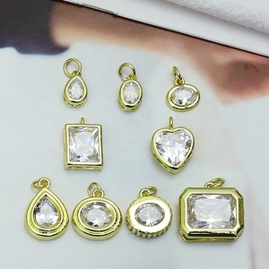 Pendentif pour femme en cristal transparent multi-formes, style mode, bijou classique géométrique à facettes, cadeau - Product Image 1