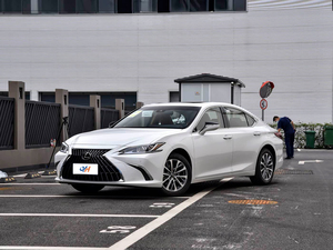 <span class=keywords><strong>Lexus</strong></span> ES 200 2021 Edición Excellence, Sedán de Lujo Usado Premium, 2.0L 127kW 173hp CVT FWD, Auto Ejecutivo Confortable - Product Image 2