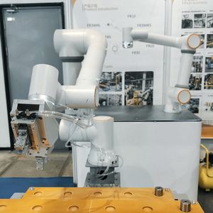 Cobot 6 axes HWINT économique pour l'intégration flexible dans la fabrication et un déploiement rapide - Product Image 1