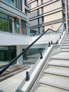 Système de balustrade moderne pour balcon extérieur en alliage d'aluminium et acier inoxydable, avec panneaux de verre sans cadre de 12 mm pour escalier de villa - Product Image 6