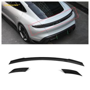 Ali di carbonio a secco per autoveicoli di alta qualità adatte per spoiler in fibra di carbonio <span class=keywords><strong>Porsche</strong></span> <span class=keywords><strong>Taycan</strong></span> - Product Image 1