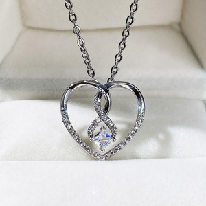 Collana Minimalista da Donna con Ciondolo a Cuore, Catena Scintillante in Stile Coreano, Gioiello Regalo - Product Image 4